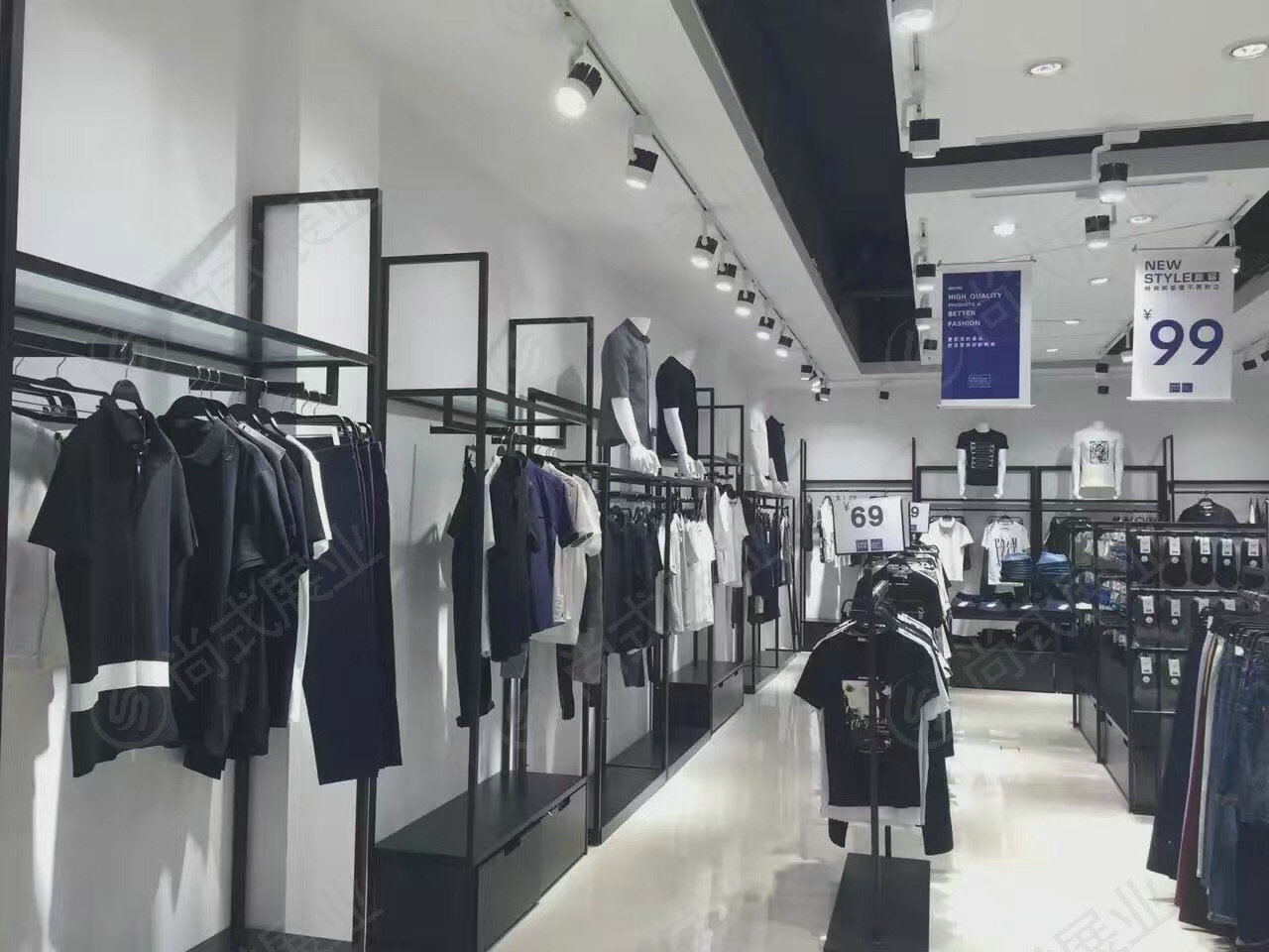 km货架开服装店装修好帮手